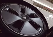 Tesla Felgenreparatur1 (1) Tesla Felgenreparatur1 (1)