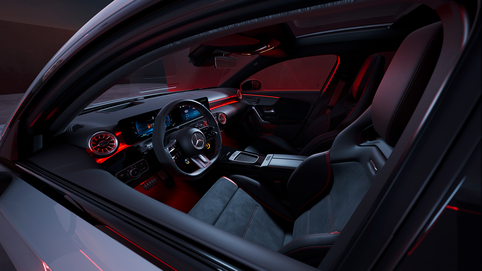 A-Klasse A45 AMG Interieur Sicht von Fahrertür in den Innenraum Integralsportsitze