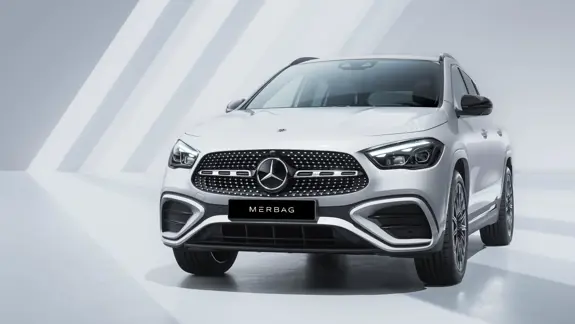 Mercedes-Benz GLA AMG Line in Polarweiß bei Merbag Mercedes-Benz GLA AMG Line in Polarweiß bei Merbag