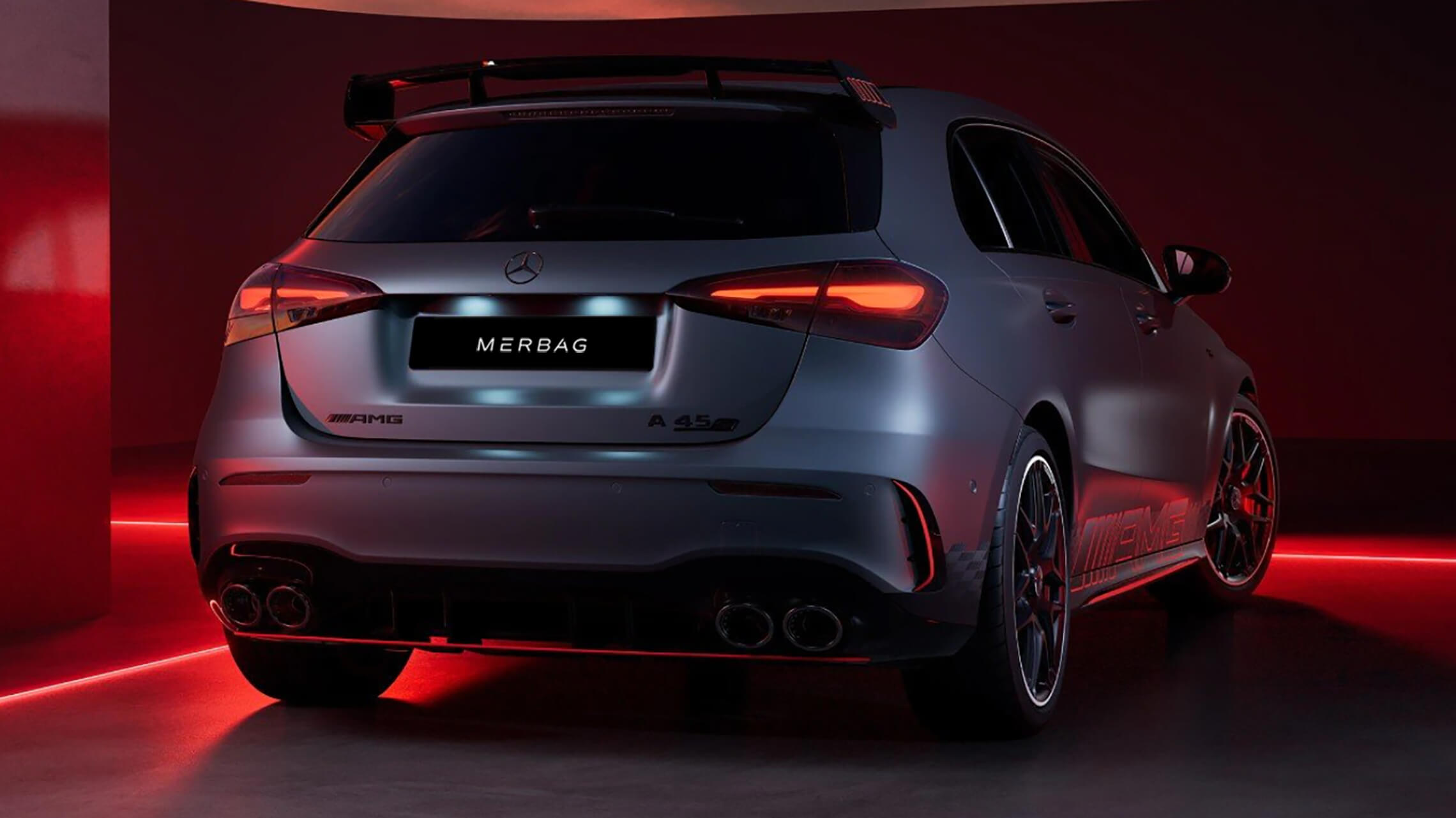 Mercedes-AMG A-Klasse Kompaktlimousine A45 AMG Heckschürze mit spezifischer Diffusoroptik - Merbag